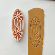 Load image into Gallery viewer, Sister Flowers Barrettes Clay Cutter