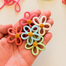Load image into Gallery viewer, Flower Loop Maker 1” | Polymer Clay Flower Tool