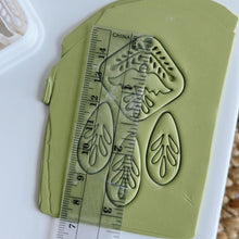 Load image into Gallery viewer, Ave Tile Clay Cutter