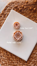 Load image into Gallery viewer, Petal sun clay cutter