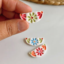 Load image into Gallery viewer, Florecilla Tile Clay Cutter