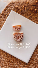 Load image into Gallery viewer, Soms clay cutter