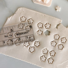 Load image into Gallery viewer, Mini Flower Multi Clay Cutter