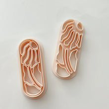 Load image into Gallery viewer, Drippy Flower Barrettes Clay Cutter