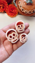 Load image into Gallery viewer, Calaveritas Clay Cutter Set