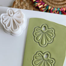 Load image into Gallery viewer, Lunari Bow Clay Earrings Cutter