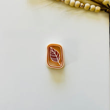 Load image into Gallery viewer, Golden Leaf Clay Cutter