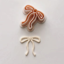 Load image into Gallery viewer, Small String Bow