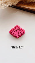 Load image into Gallery viewer, Sasha Flower Clay Cutter