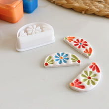 Load image into Gallery viewer, Florecilla Tile Clay Cutter