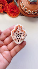 Load image into Gallery viewer, Santo Corazon Clay Cutter