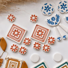 Load image into Gallery viewer, Flower Rug Clay Cutter Set