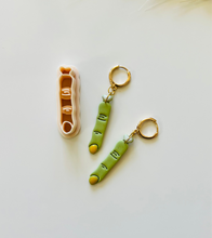 Load image into Gallery viewer, Zombie Finger Clay Cutter