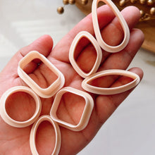 Load image into Gallery viewer, Shapes Clay Cutters Set