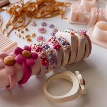 Load image into Gallery viewer, Mini Flower Multiple Cutter