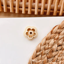 Load image into Gallery viewer, Everyday Flower Clay Cutter