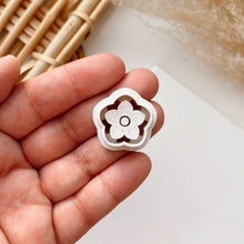 Load image into Gallery viewer, Star flower Cutter