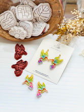Load image into Gallery viewer, Hummingbird Clay Cutter + Frame (4pc)