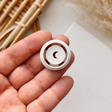 Load image into Gallery viewer, Simple Moon Clay Cutter