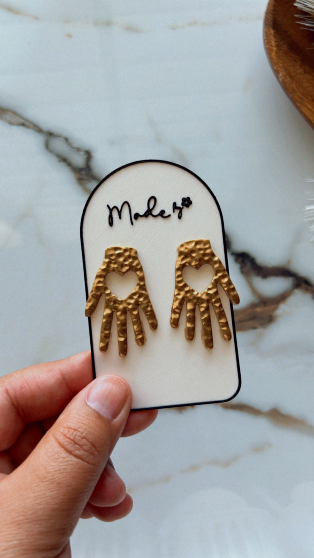 A14 Hands