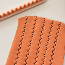 Load image into Gallery viewer, 07 Edge Cutter For Polymer Clay
