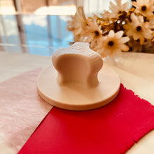 Load image into Gallery viewer, Hand Floater For Polymer Clay
