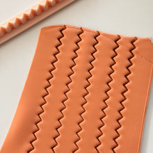 Load image into Gallery viewer, 06 Edge Cutter For Polymer Clay
