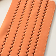 Load image into Gallery viewer, 06 Edge Cutter For Polymer Clay
