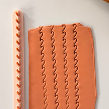 Load image into Gallery viewer, 01 Edge Cutter For Polymer Clay
