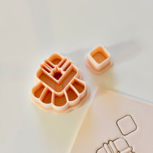 Load image into Gallery viewer, Alessia Clay Cutter
