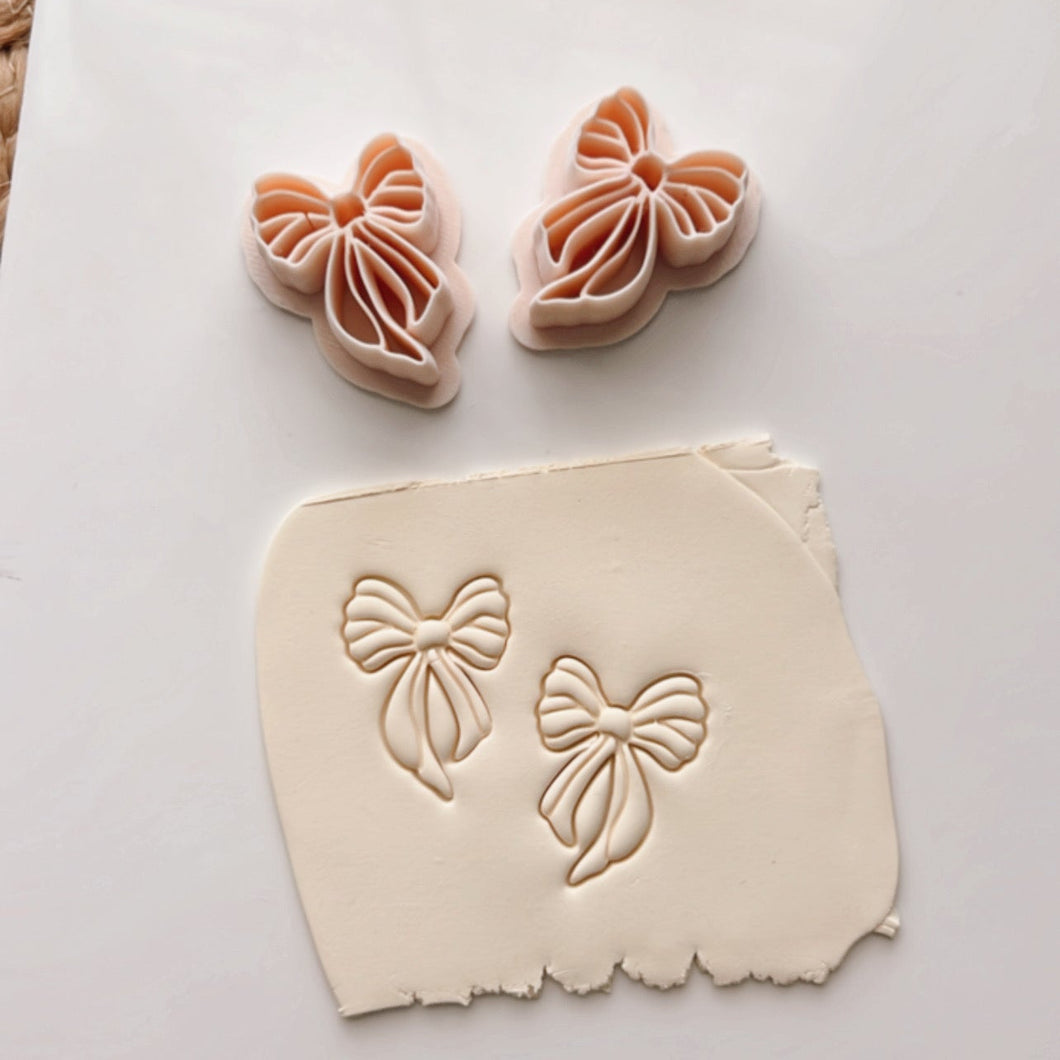 Curvy Bow Clay Cutter