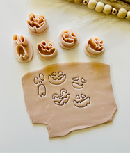 Load image into Gallery viewer, Spooky Faces Clay Cutter Set

