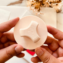 Load image into Gallery viewer, Hand Floater For Polymer Clay
