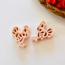 Load image into Gallery viewer, Alebrije Gallo Clay Cutter
