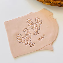 Load image into Gallery viewer, Alebrije Gallo Clay Cutter
