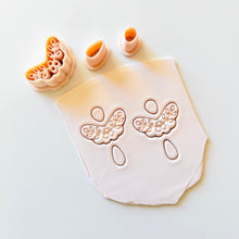 Load image into Gallery viewer, Merry Mint Clay Cutter
