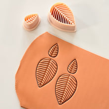 Load image into Gallery viewer, Green Leaf Clay Cutter
