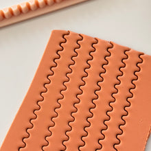 Load image into Gallery viewer, 09 Edge Cutter For Polymer Clay
