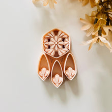 Load image into Gallery viewer, Flor y Tierra Clay Cutter
