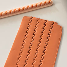 Load image into Gallery viewer, 01 Edge Cutter For Polymer Clay
