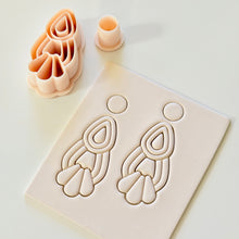 Load image into Gallery viewer, Zaya Clay Cutter

