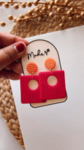 Load image into Gallery viewer, Orange/pink earrings
