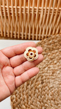 Load image into Gallery viewer, Everyday Flower
