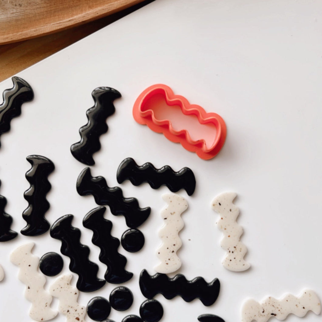 Squiggly Clay Cutter